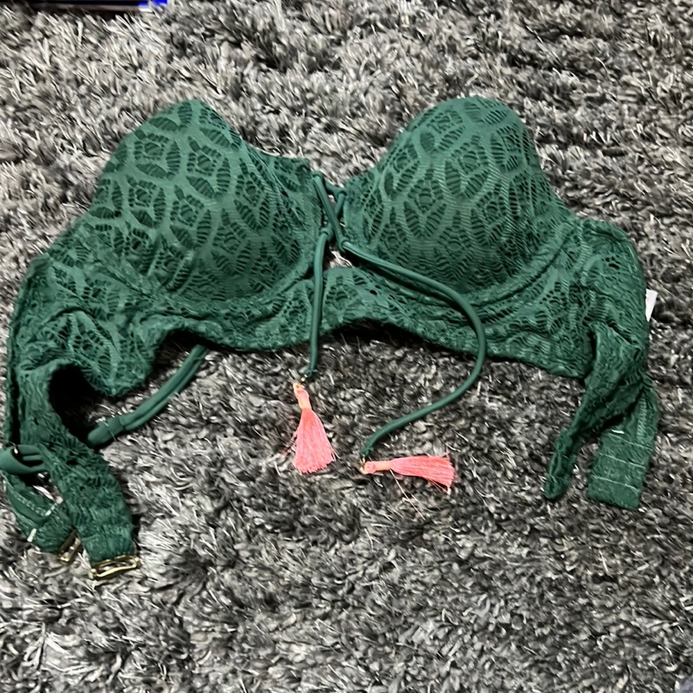 Xhiliration Bikini Top Size Medium- NWOT